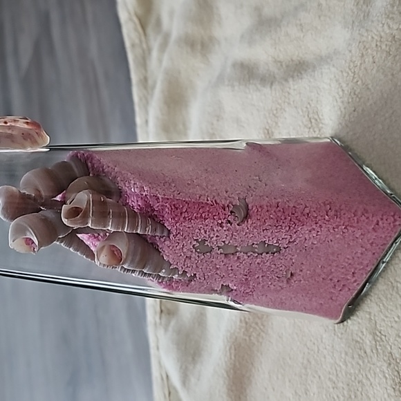 Colour Sand With Shells - Picture 2 of 2